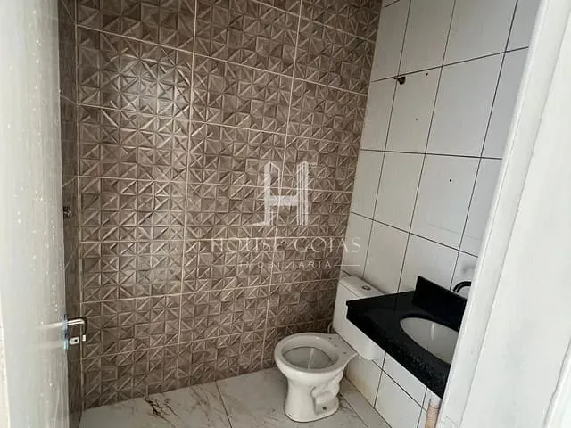 Casa com 360m² 4 quartos e 3 banheiros, à venda, no bairro Jardim Veneza em Aparecida de Goiânia