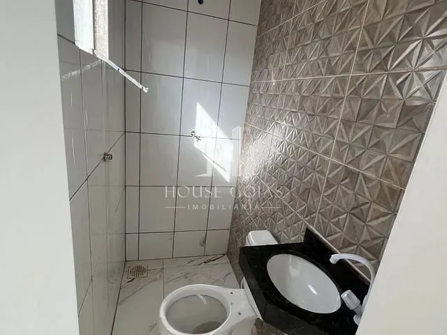 Casa com 360m² 4 quartos e 3 banheiros, à venda, no bairro Jardim Veneza em Aparecida de Goiânia