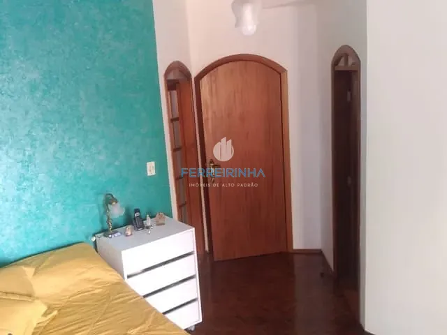 Casa com 504m² 5 quartos e 3 banheiros, à venda, no bairro Urbanova em São José dos Campos