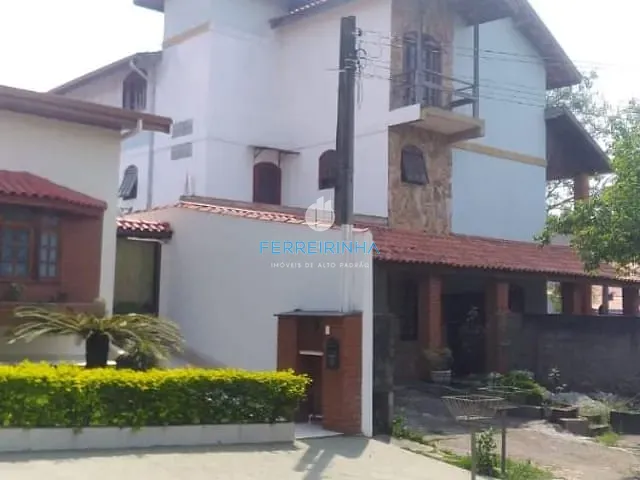 Casa com 504m² 5 quartos e 3 banheiros, à venda, no bairro Urbanova em São José dos Campos
