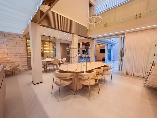 Casa com 360m² 3 quartos e 5 banheiros, à venda, no bairro Esperança em Londrina