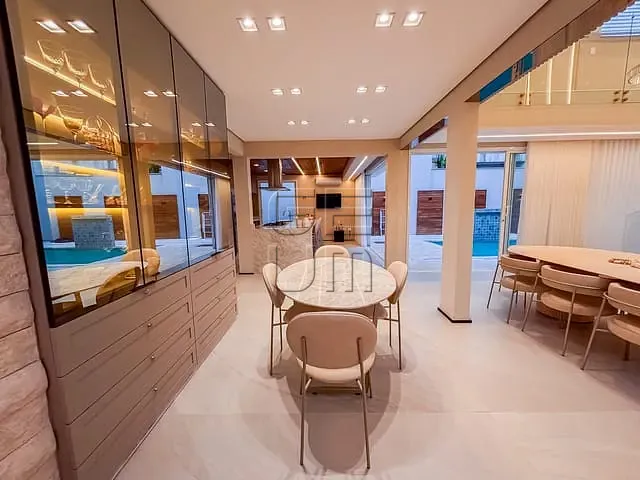 Casa com 360m² 3 quartos e 5 banheiros, à venda, no bairro Esperança em Londrina