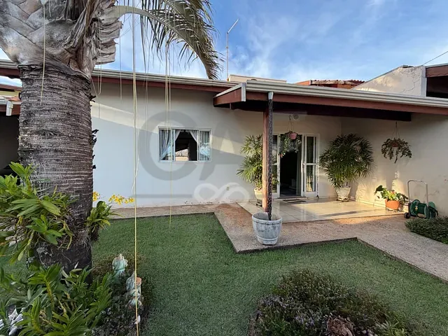 Casa com 300m² 3 quartos e 2 banheiros, à venda, no bairro Residencial dos Imigrantes em Holambra