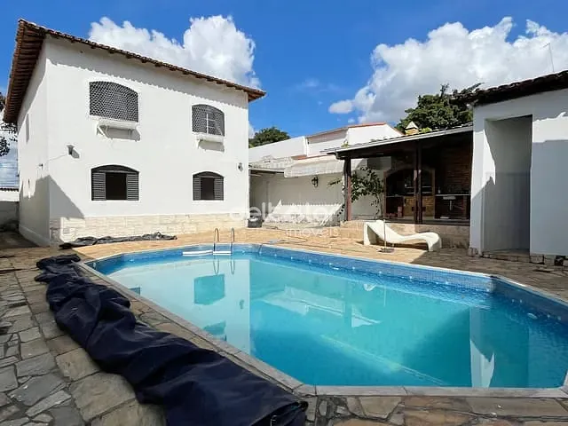 Casa com 360m² 4 quartos e 4 banheiros, à venda, no bairro Candelária em Belo Horizonte