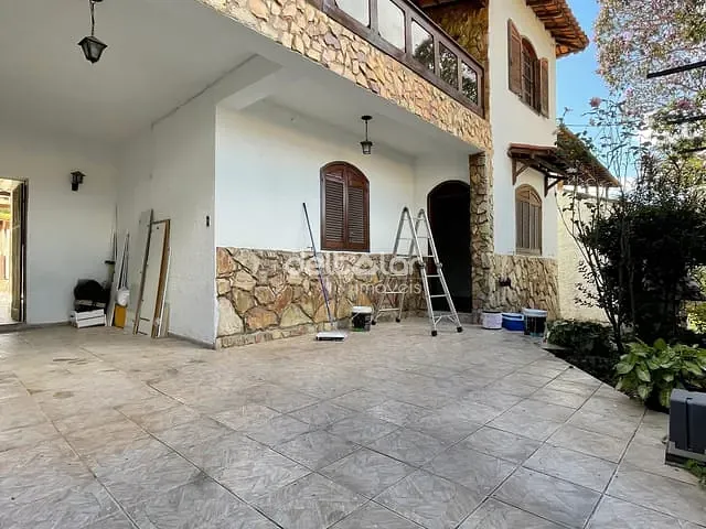 Casa com 360m² 4 quartos e 4 banheiros, à venda, no bairro Candelária em Belo Horizonte