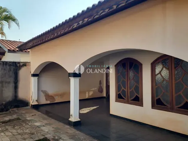 Casa com 702m² 3 quartos e 2 banheiros, à venda, no bairro Jardim Rezek I em Artur Nogueira