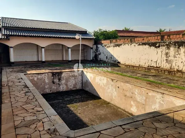 Casa com 702m² 3 quartos e 2 banheiros, à venda, no bairro Jardim Rezek I em Artur Nogueira