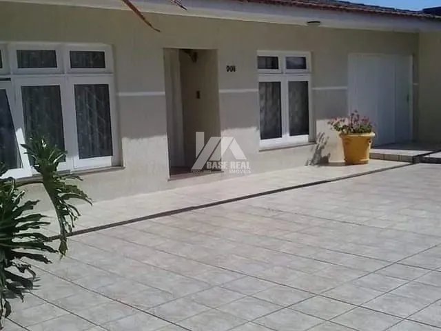 Casa com 460m² 3 quartos e 3 banheiros, à venda, no bairro Oficinas em Ponta Grossa