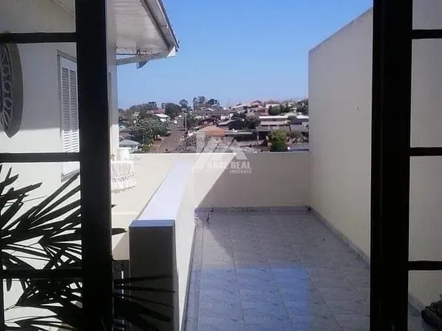 Casa com 460m² 3 quartos e 3 banheiros, à venda, no bairro Oficinas em Ponta Grossa