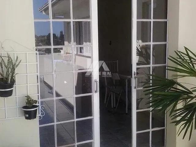 Casa com 460m² 3 quartos e 3 banheiros, à venda, no bairro Oficinas em Ponta Grossa