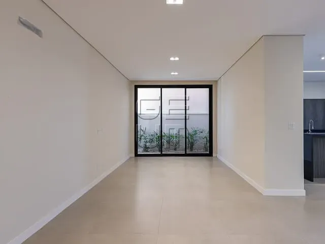 Sobrado com 253m² 4 quartos e 5 banheiros, à venda, no bairro Parque Tauá em Londrina