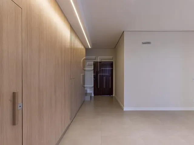 Sobrado com 253m² 4 quartos e 5 banheiros, à venda, no bairro Parque Tauá em Londrina