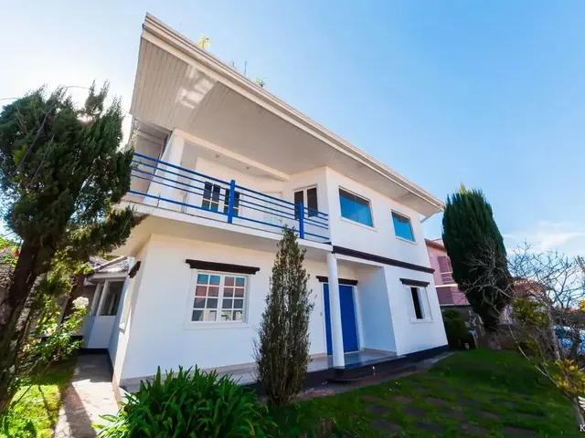 Casa com 209m² 4 quartos e 4 banheiros, para alugar, no bairro Santa Felicidade em Curitiba