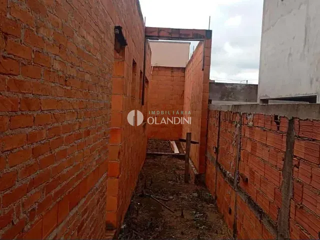 Casa com 200m² 3 quartos e 1 banheiro, à venda, no bairro Parque das Flores em Artur Nogueira
