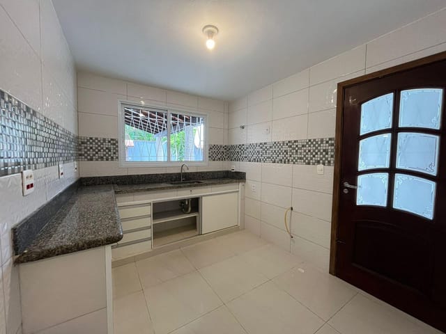 Casa 2 quartos e 2 banheiros, à venda, no bairro Indaiá em Bertioga