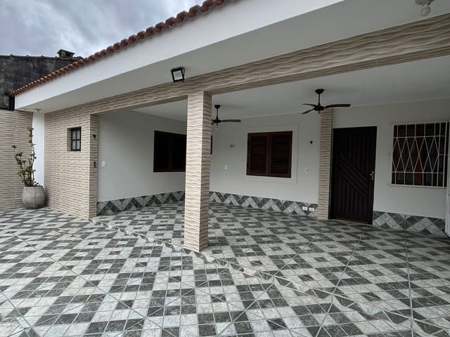 Casa 2 quartos e 2 banheiros, à venda, no bairro Indaiá em Bertioga