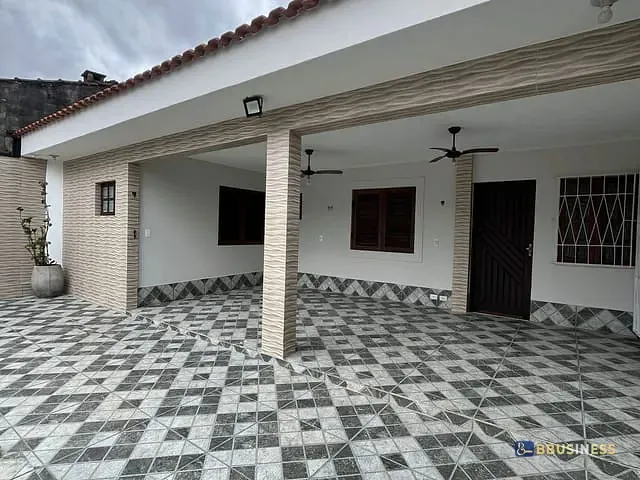 Casa 2 quartos e 2 banheiros, à venda, no bairro Indaiá em Bertioga