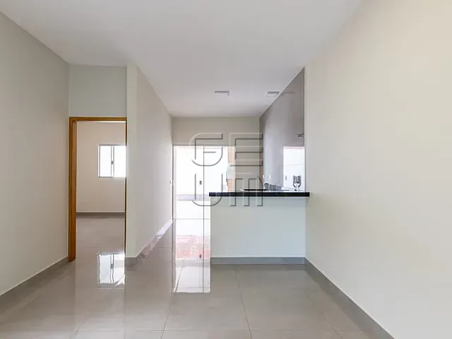 Casa com 180m² 3 quartos e 2 banheiros, à venda, no bairro Portal de Versalhes 1 em Londrina