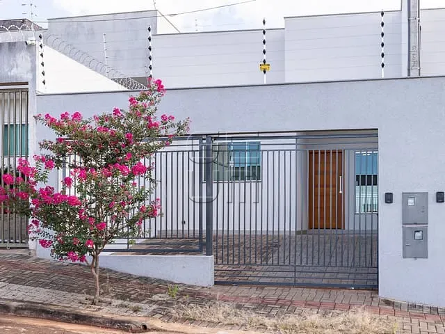 Casa com 180m² 3 quartos e 2 banheiros, à venda, no bairro Portal de Versalhes 1 em Londrina
