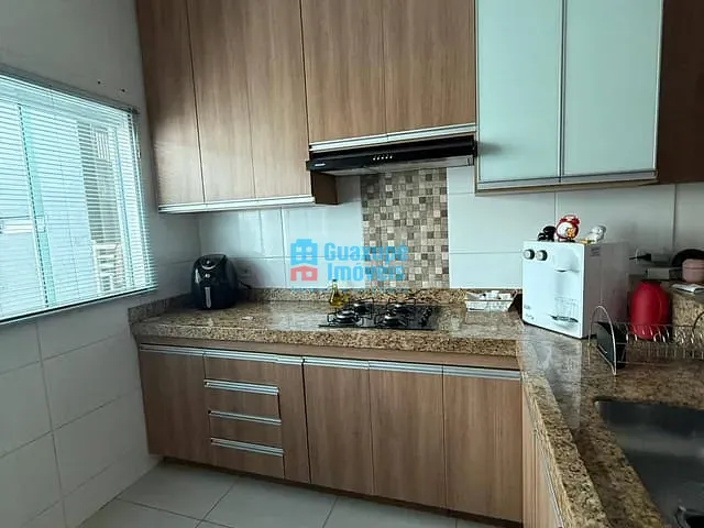 Casa com 200m² 2 quartos e 3 banheiros, à venda, no bairro Residencial Chico Zerbini em Guaxupé