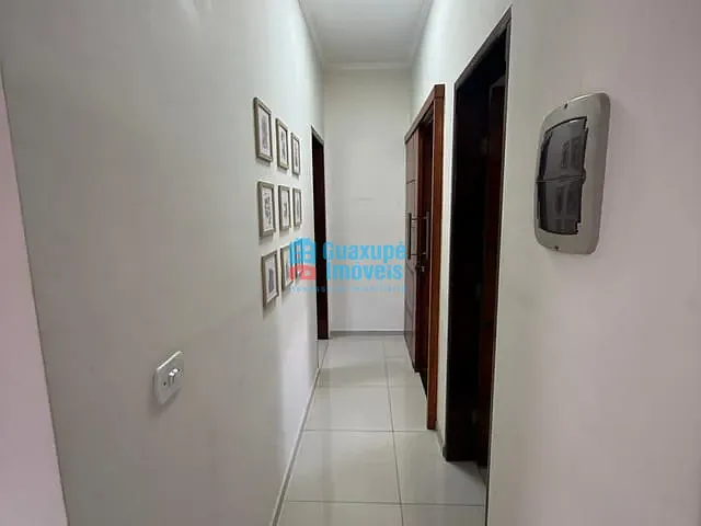 Casa com 200m² 2 quartos e 3 banheiros, à venda, no bairro Residencial Chico Zerbini em Guaxupé