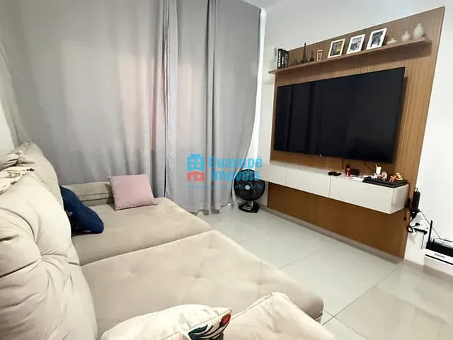 Casa com 200m² 2 quartos e 3 banheiros, à venda, no bairro Residencial Chico Zerbini em Guaxupé