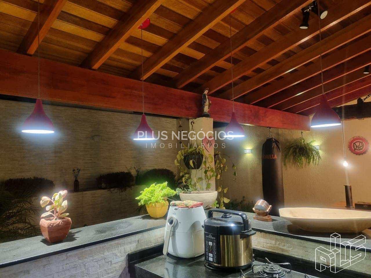 Casa à venda com 3 quartos, 10m² - Foto 10