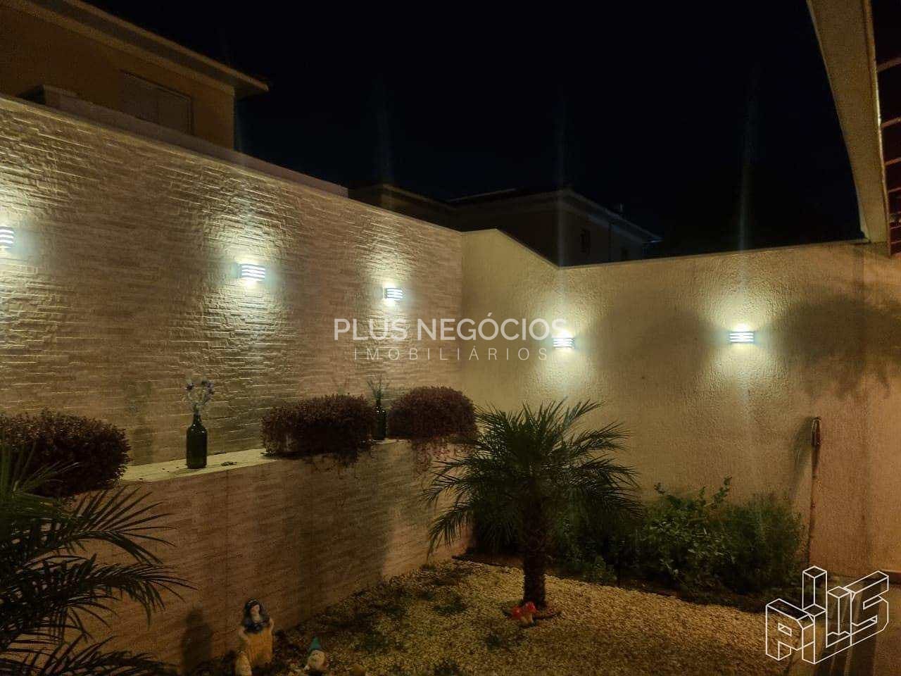 Casa à venda com 3 quartos, 10m² - Foto 5
