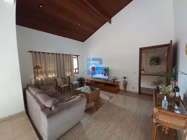 Casa com 250m² 3 quartos e 2 banheiros, à venda, no bairro Jardim Salessi em Itatiba