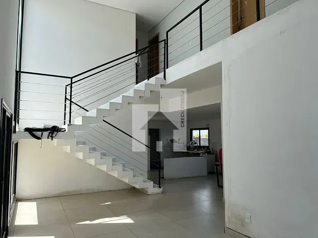 Casa com 525m² 4 quartos e 3 banheiros, à venda, no bairro Chácaras Aracary em Várzea Paulista