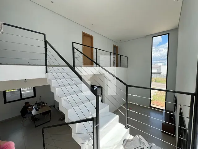 Casa com 525m² 4 quartos e 3 banheiros, à venda, no bairro Chácaras Aracary em Várzea Paulista