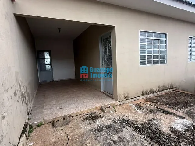 Casa 4 quartos e 2 banheiros, à venda, no bairro Parque dos Municípios I em Guaxupé