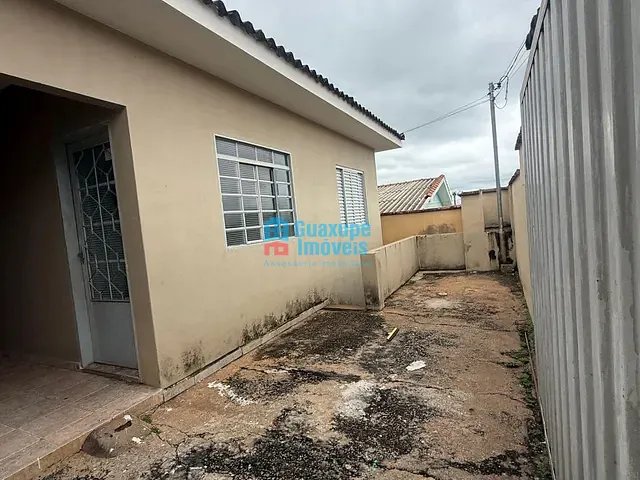 Casa 4 quartos e 2 banheiros, à venda, no bairro Parque dos Municípios I em Guaxupé
