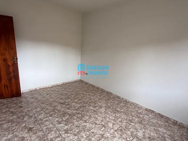 Casa 4 quartos e 2 banheiros, à venda, no bairro Parque dos Municípios I em Guaxupé