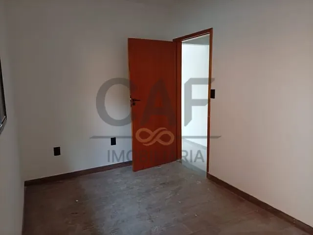 Casa 2 quartos e 1 banheiro, à venda, no bairro Jardim Pinheiros em Jaguariúna