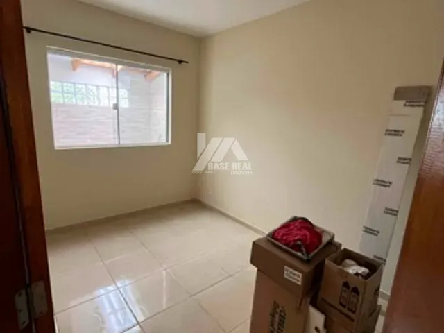 Casa com 60m² 2 quartos e 1 banheiro, à venda, no bairro Uvaranas em Ponta Grossa