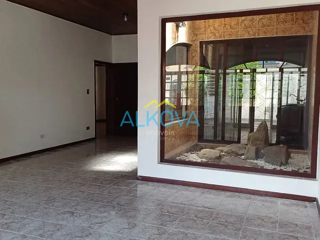 Casa com 250m² 3 quartos e 1 banheiro, à venda ou para alugar, no bairro Jardim Satélite em São José dos Campos