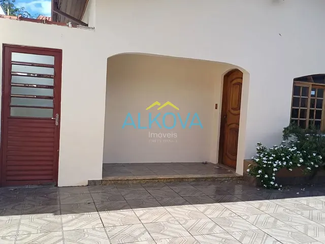 Casa com 250m² 3 quartos e 1 banheiro, à venda ou para alugar, no bairro Jardim Satélite em São José dos Campos