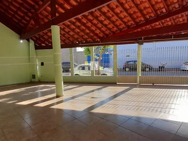 Casa com 400m² 2 quartos e 1 banheiro, à venda, no bairro Vila Menuzzo em Sumaré
