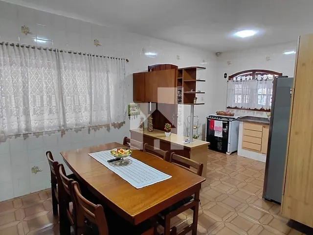 Casa com 250m² 3 quartos e 3 banheiros, à venda, no bairro Jardim Torres São José em Jundiaí