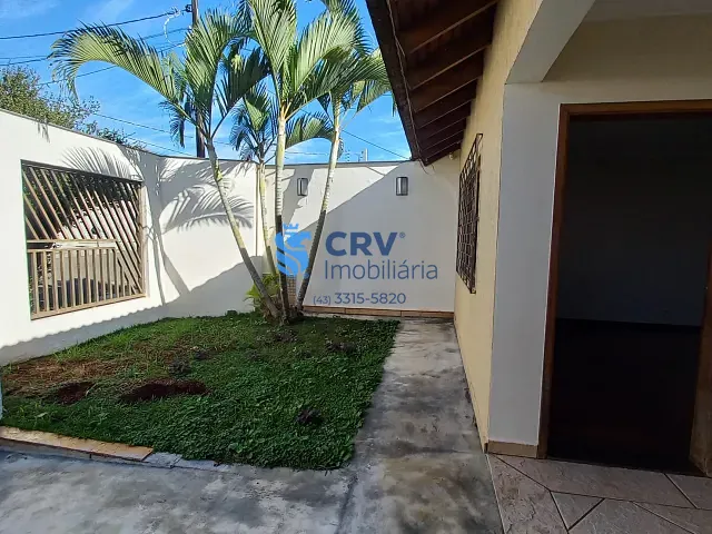 Casa 3 quartos e 4 banheiros, para alugar, no bairro Universitário em Londrina