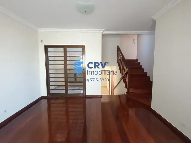 Casa 3 quartos e 4 banheiros, para alugar, no bairro Universitário em Londrina