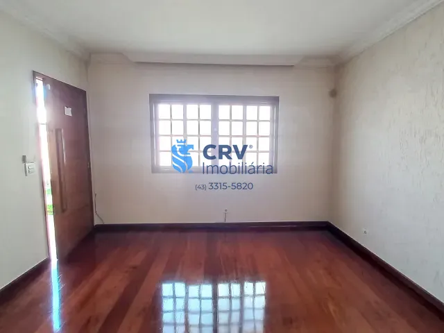 Casa 3 quartos e 4 banheiros, para alugar, no bairro Universitário em Londrina