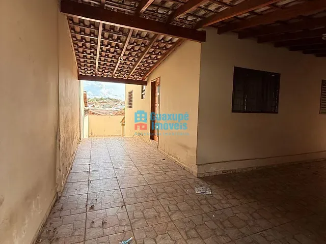 Casa 2 quartos e 2 banheiros, à venda, no bairro Parque dos Municípios I em Guaxupé