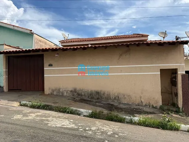 Casa 2 quartos e 2 banheiros, à venda, no bairro Parque dos Municípios I em Guaxupé