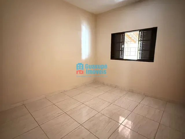 Casa 2 quartos e 2 banheiros, à venda, no bairro Parque dos Municípios I em Guaxupé