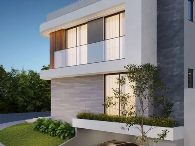 Casa com 275m² 4 quartos e 5 banheiros, à venda, no bairro Santa Felicidade em Curitiba