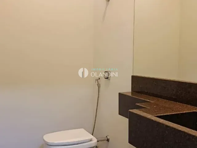 Casa com 300m² 3 quartos e 5 banheiros, à venda, no bairro Residencial São Luiz em Artur Nogueira