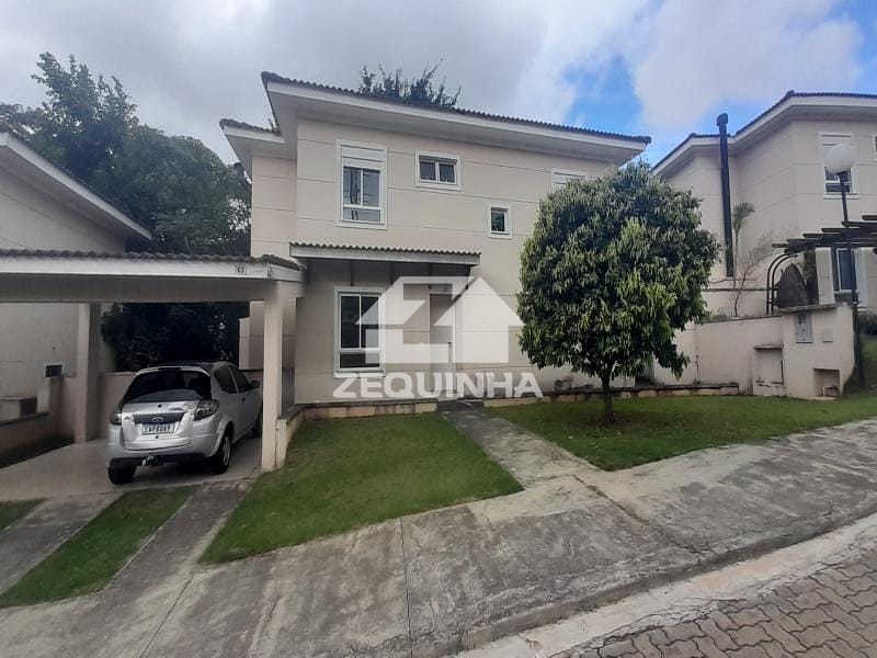 Casa à venda com 4 quartos, 213m² - Foto 1