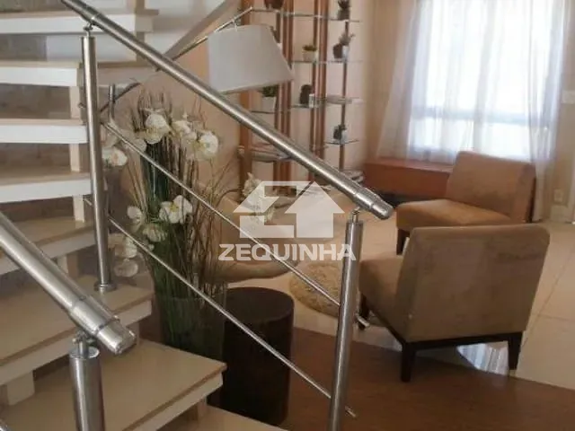 Casa com 210m² 4 quartos e 4 banheiros, à venda, no bairro Jardim da Gloria em Cotia